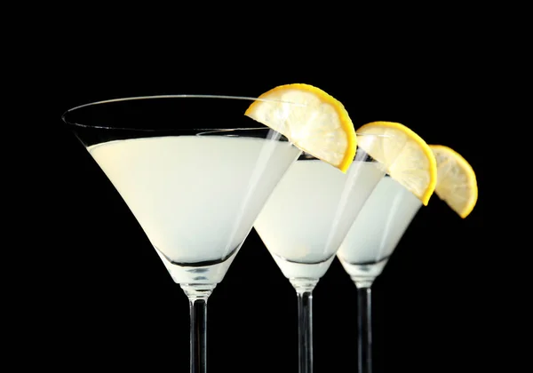 Limon damla martini meyve dilimleri ile — Stok fotoğraf