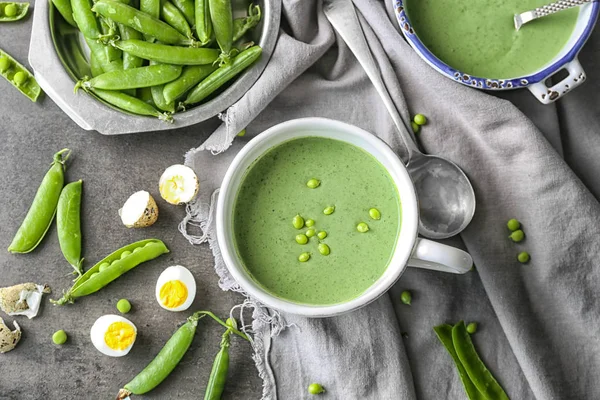 Puree van groene erwten — Stockfoto