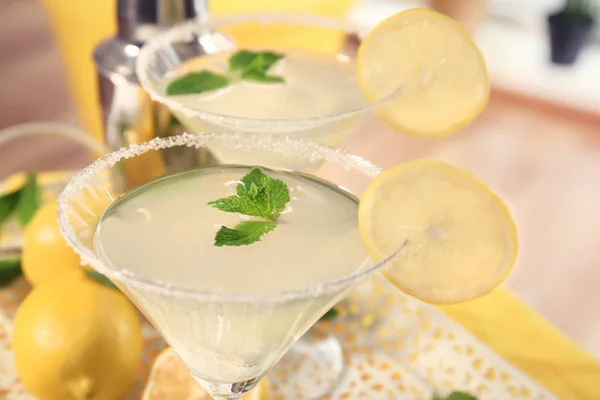 Glazen lemon drop martini — Stockfoto