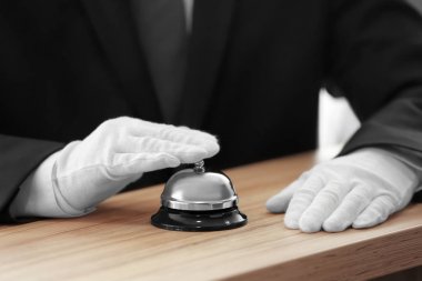 Adam hizmeti zil ahşap tablo