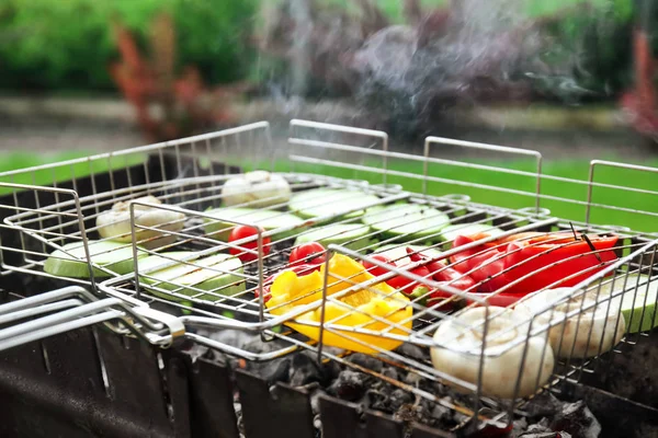 Cooking of appetizing juicy vegetables outdoors — Stock Photo, Image