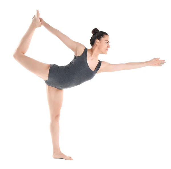 Unga vackra kvinnan gör yoga — Stockfoto