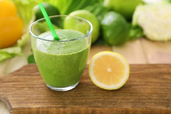 Healthy smoothie with kale — Stock Photo, Image