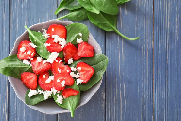 Tabak ıspanak salatası — Stok fotoğraf