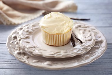 Lezzetli vanilyalı kek plakaları