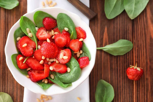 Tabak ıspanak salatası — Stok fotoğraf