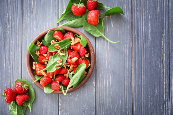 Tabak ıspanak salatası  