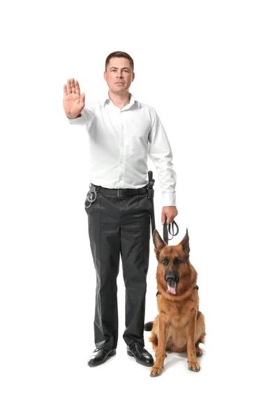 Φρουρός ασφαλείας με σκύλο σε λευκό φόντο — Φωτογραφία Αρχείου