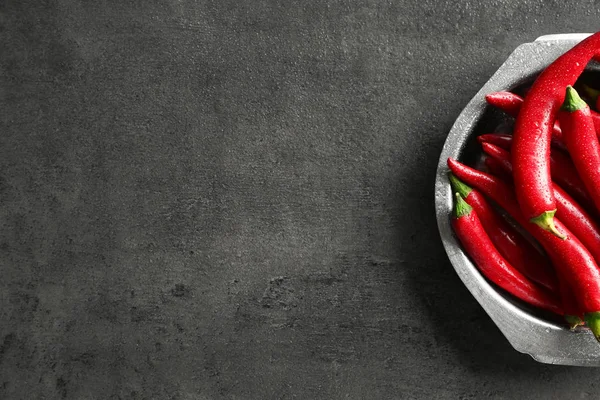Deska s červenou paprikou — Stock fotografie