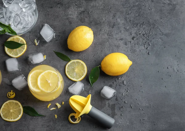 Composizione con succo di limone — Foto Stock