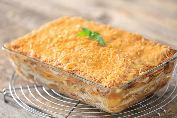 Traditionella kött lasagne i ugnsform — Stockfoto