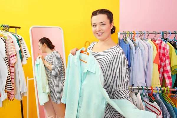 Schöne übergewichtige Frau — Stockfoto