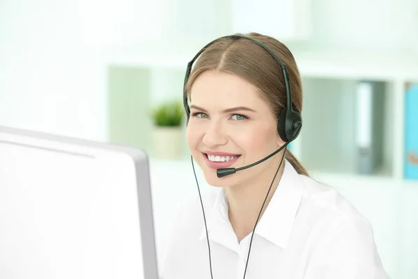 Technical support dispatcher working — Stock Photo, Image