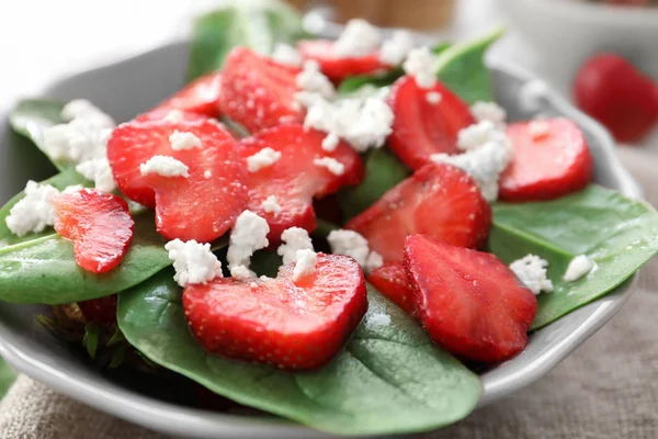 Tabak ıspanak salatası  