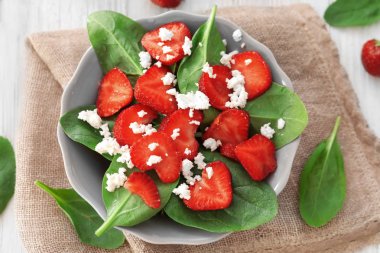 Tabak ıspanak salatası  