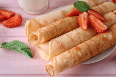 Çilek plaka ile lezzetli gözleme