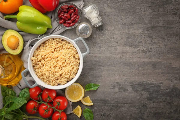 Főtt quinoa és friss termékek összetétele — Stock Fotó
