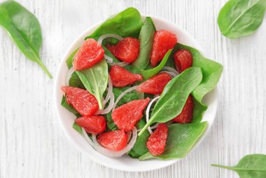 Tabak ıspanak salatası  