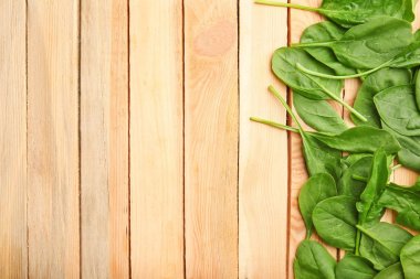 taze ıspanak yaprakları