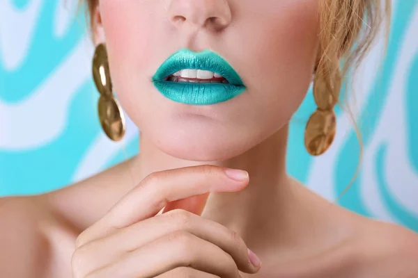 Young woman with bright green makeup — Stock Photo, Image