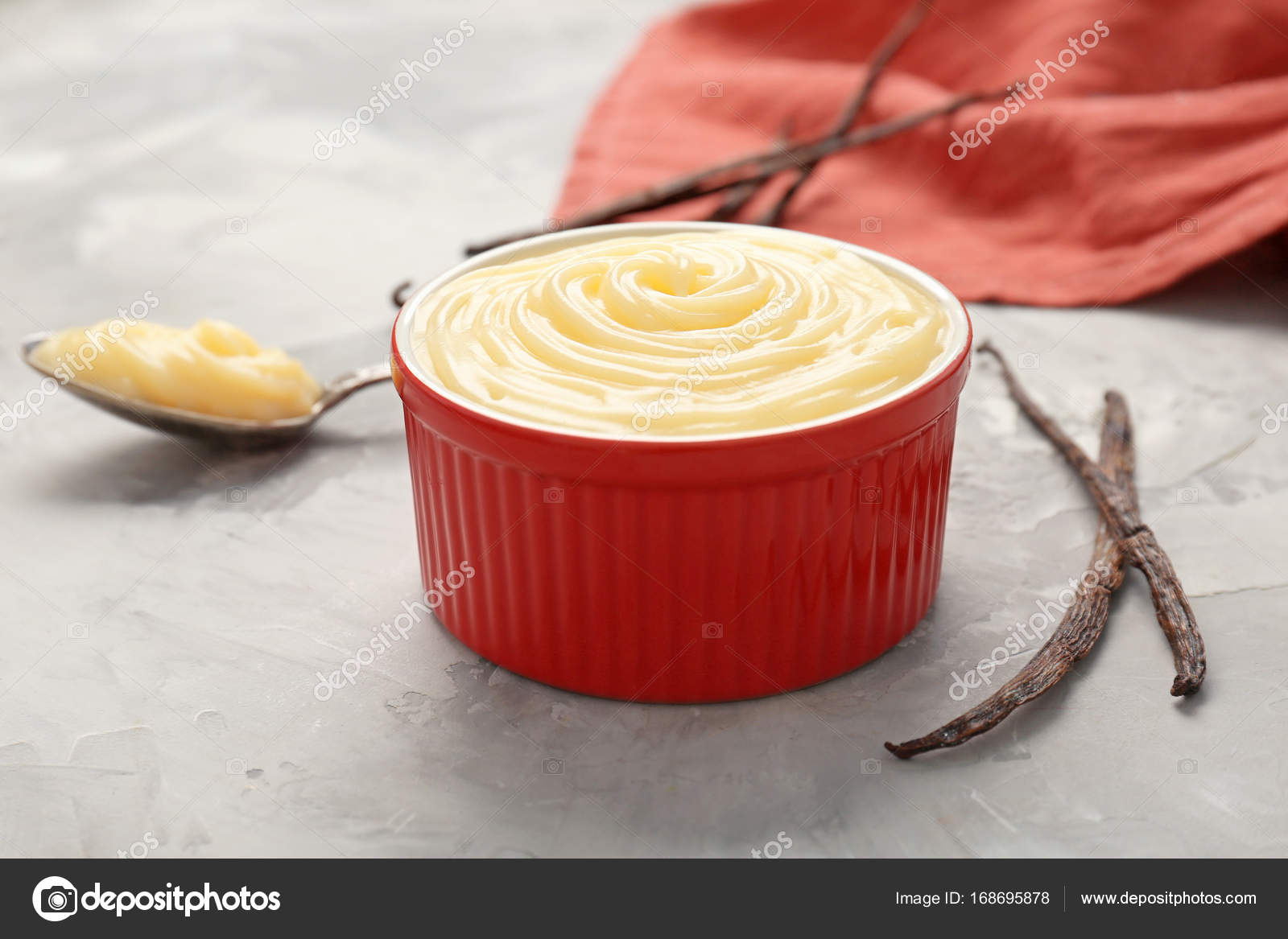 Ev Yapımı Vanilyalı Puding Ev Yapımı Vanilyalı Puding