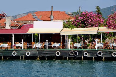 Kafe Nehri yakınında güzel manzarasına güneşli yaz gününde