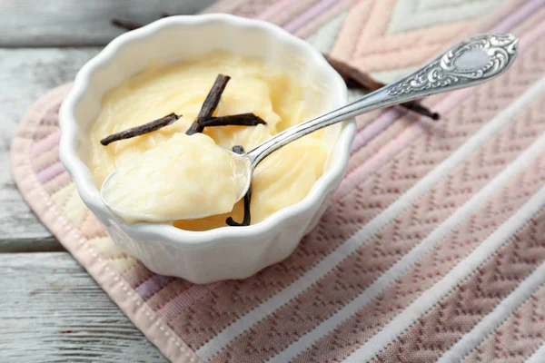Seramik kase vanilya puding — Stok fotoğraf