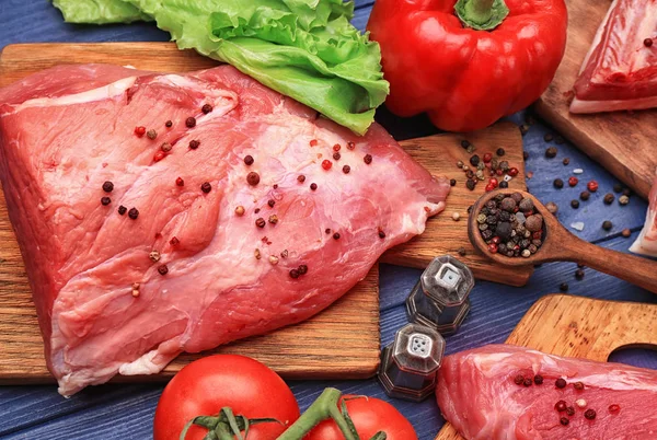 Frisches rohes Fleisch — Stockfoto