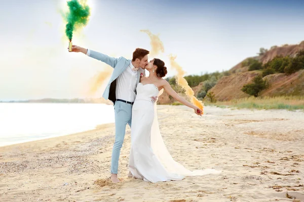 Matrimonio coppia sulla spiaggia — Foto Stock