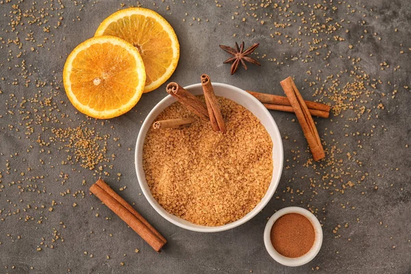 Gula kayu manis di atas meja — Stok Foto