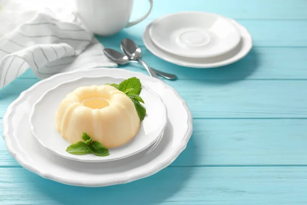 Delicious vanilla pudding — Stock Photo, Image