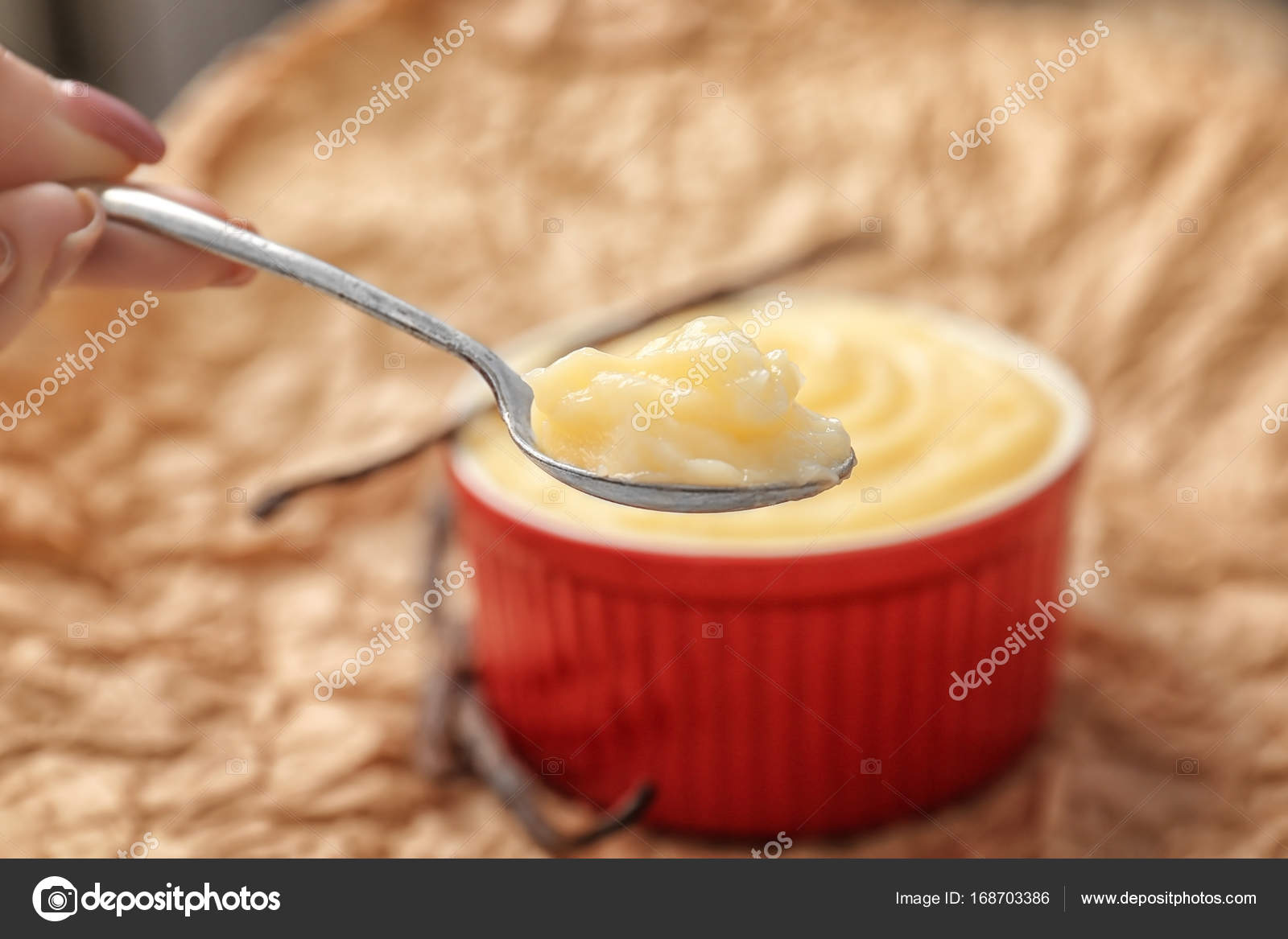 Ev Yapımı Vanilyalı Puding Ev Yapımı Vanilyalı Puding
