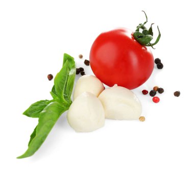 Mozzarella peynir topları kiraz domates ile 