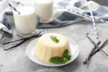 lezzetli vanilyalı puding