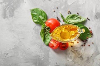 Çeri domates ve fesleğen 