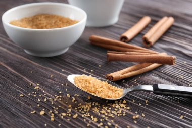 Kaşık tarçın şeker ile 