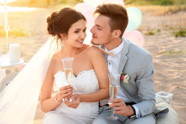 Pareja feliz boda — Foto de Stock