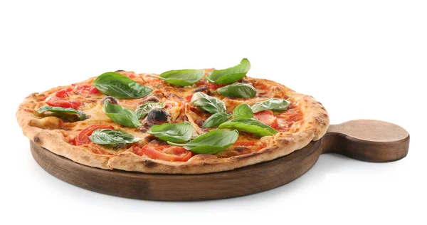 Pizza deliciosa com manjericão — Fotografia de Stock