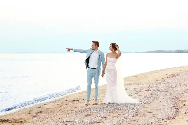 Happy wedding couple — Stock Photo, Image