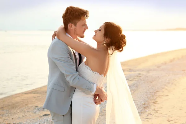 Pareja feliz boda — Foto de Stock