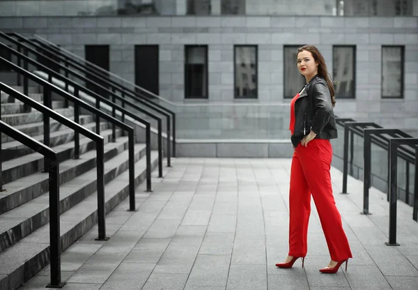 Güzel kilolu kadın  