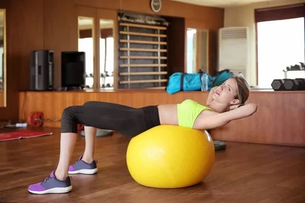 Spor salonunda kadın eğitimi