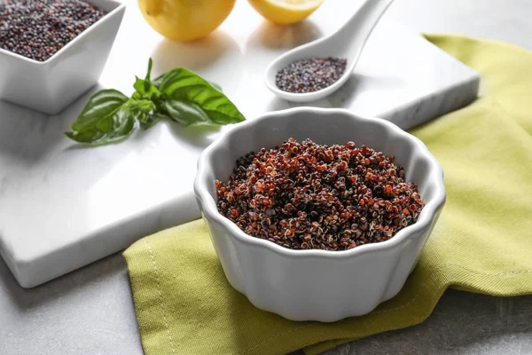 haşlanmış quinoa tahıl