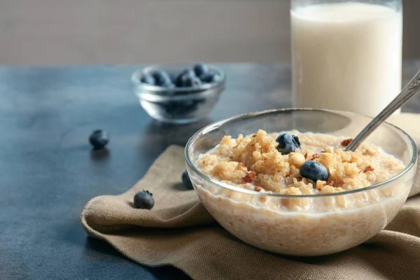 lezzetli quinoa ile kase