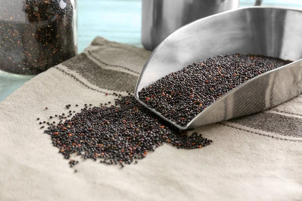 Misurino con semi di quinoa — Foto Stock