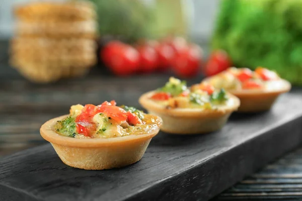 Tortinhas de quiche de brócolis — Fotografia de Stock