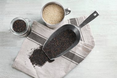 Quinoa tohumları ile Kepçe