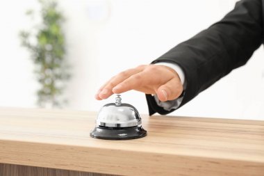 Resepsiyon Masası hizmeti çan zil adam