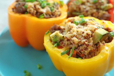 Quinoa biber dolması