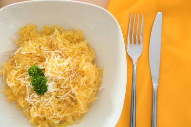 Tabak spagetti squash ile 